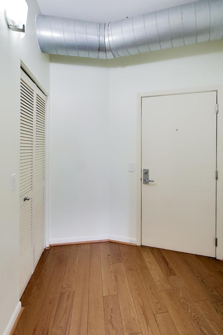1200 West Monroe Street, Unit 502 Chicago, IL 60607 - Photo 11 of 34 a view of an empty room