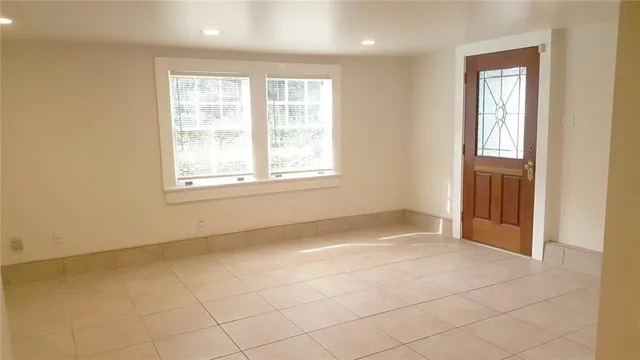 $2,495 | 715 Exposition Boulevard, Unit LOWR, New Orleans, LA 70118