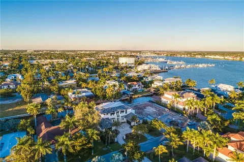 $5,750,000 | 555 17th Avenue South, Naples, FL 34102
