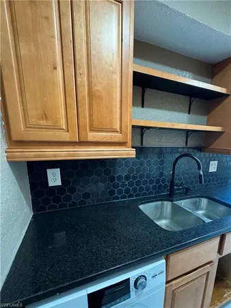 $1,850 | 4603 Bayshore Drive, Unit F4, Naples, FL 34112