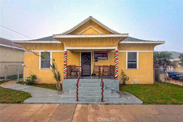 $689,000 | 1207 Bay View Avenue, Wilmington, CA 90744
