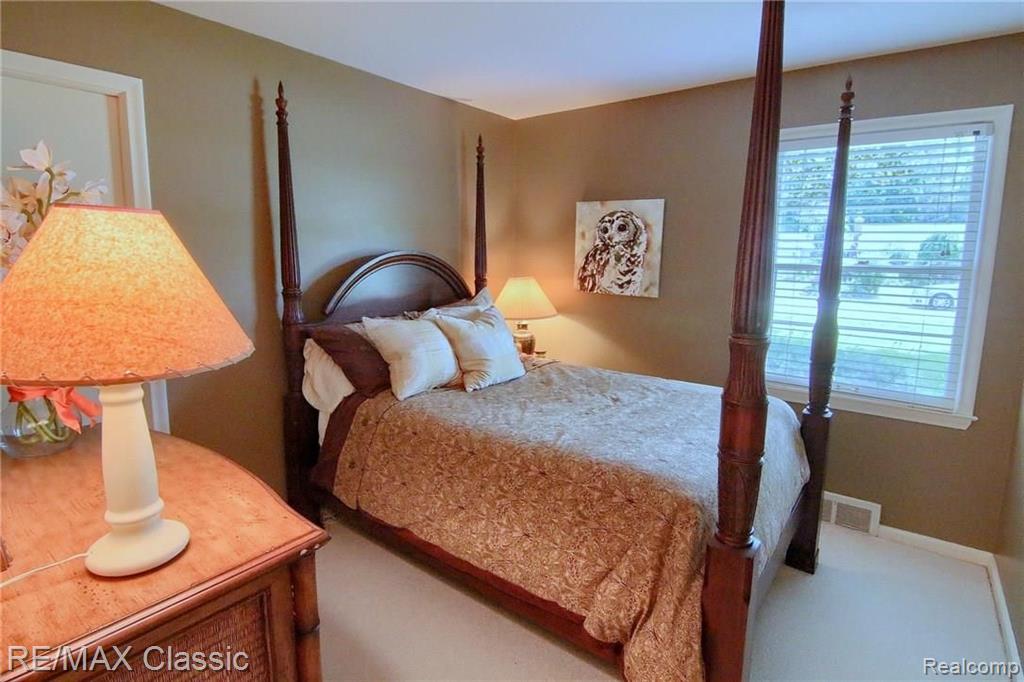 6044 Worlington Road Bloomfield Hills, MI 48301 - Photo 18 of 34