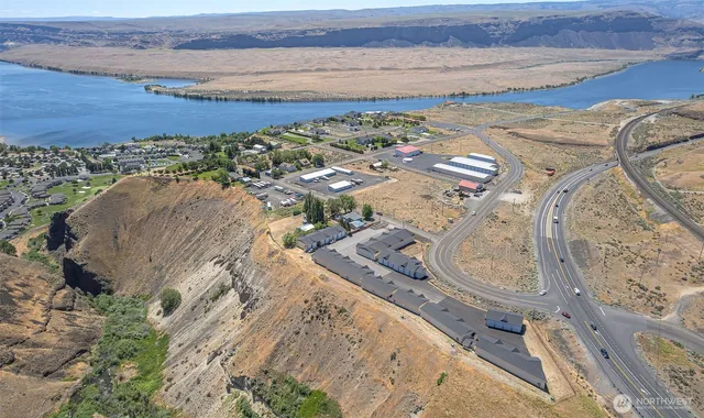 $300 | 9967 W8 Road Northwest, Unit F 33, Quincy, WA 98848