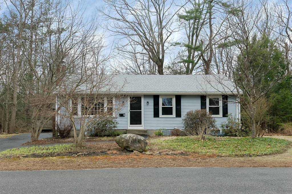 41 Oakcrest Road Holden, MA 01520 - Photo 1 of 21 Gallery Image 1