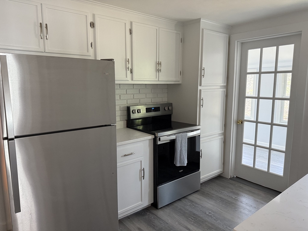 41 Oakcrest Road Holden, MA 01520 - Photo 2 of 21 Gallery Image 2