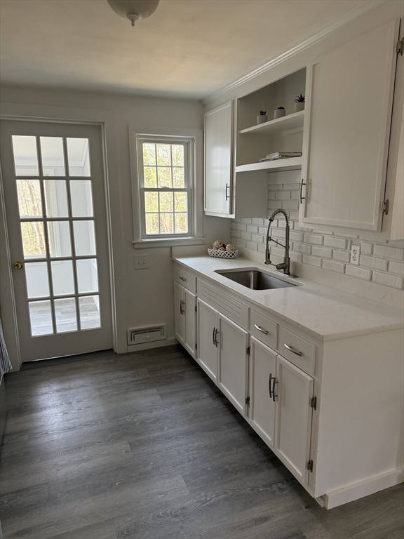 41 Oakcrest Road Holden, MA 01520 - Photo 6 of 21 Gallery Image 6