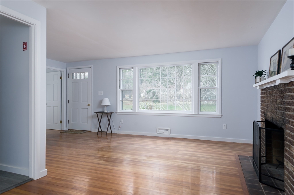 41 Oakcrest Road Holden, MA 01520 - Photo 9 of 21 Gallery Image 9