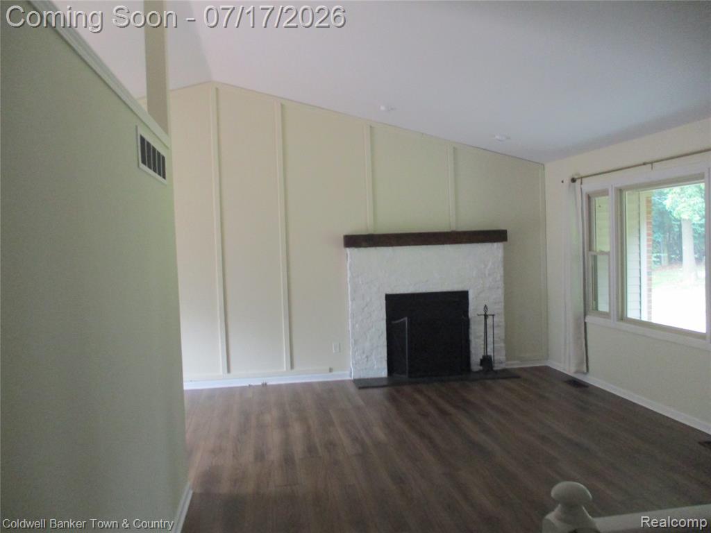 1996 Triangle Lake Road Howell, MI 48843 - Photo 2 of 32