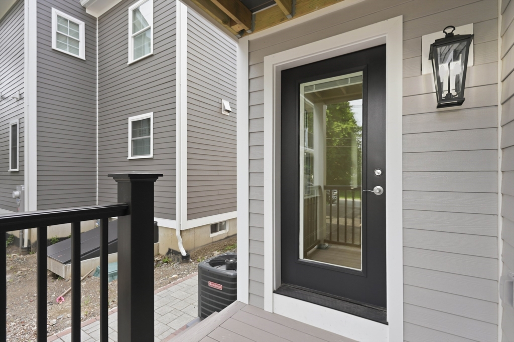 11 Washington Street Ipswich, MA 01938 - Photo 12 of 36