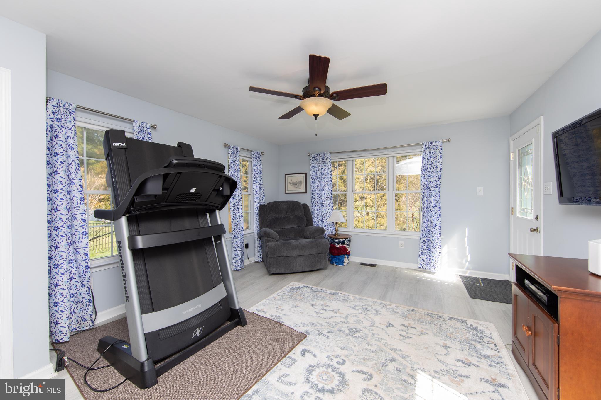 718 Chatsford Road Williamstown, NJ 08094 - Photo 22 of 45 Family Room