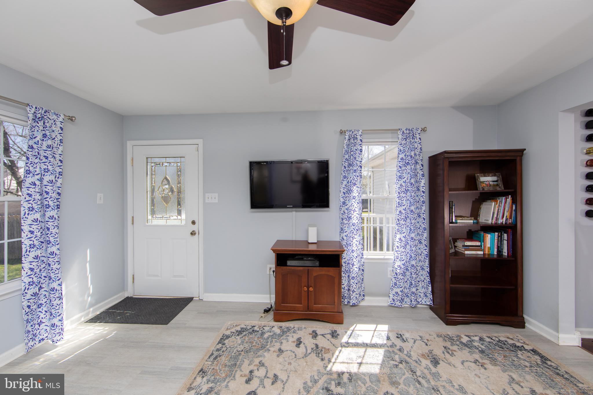 718 Chatsford Road Williamstown, NJ 08094 - Photo 24 of 45 Family Room