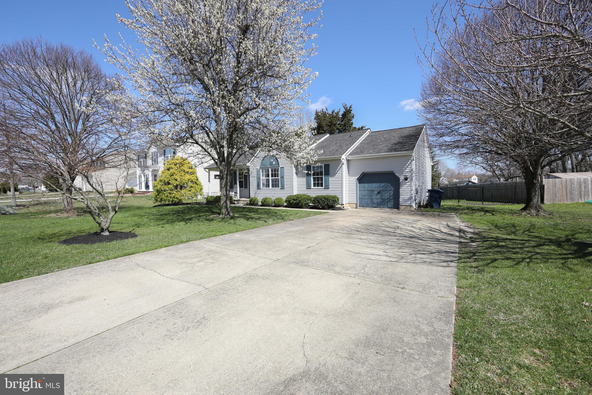 718 Chatsford Road Williamstown, NJ 08094 - Photo 4 of 45 Exterior Front - Driveway - Garage