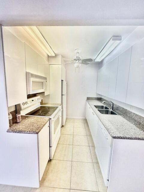 2044 Exeter C Boca Raton, FL 33434 - Photo 2 of 19 Kitchen