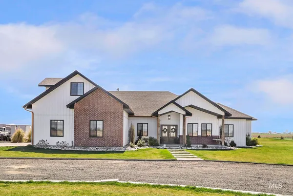 $999,900 | 2233 East 3100th Street South, Wendell, ID 83355