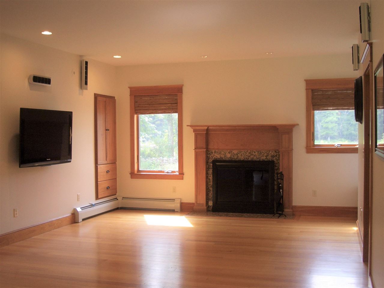 2083 Sugar Hollow Road Pittsford, VT 05763 - Photo 10 of 40 Gallery Image 10