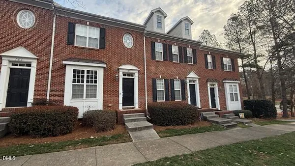 $1,725 | 183 Lumina Place, Holly Springs, NC 27540