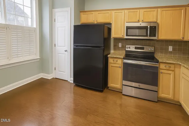 $1,800 | 183 Lumina Place, Holly Springs, NC 27540