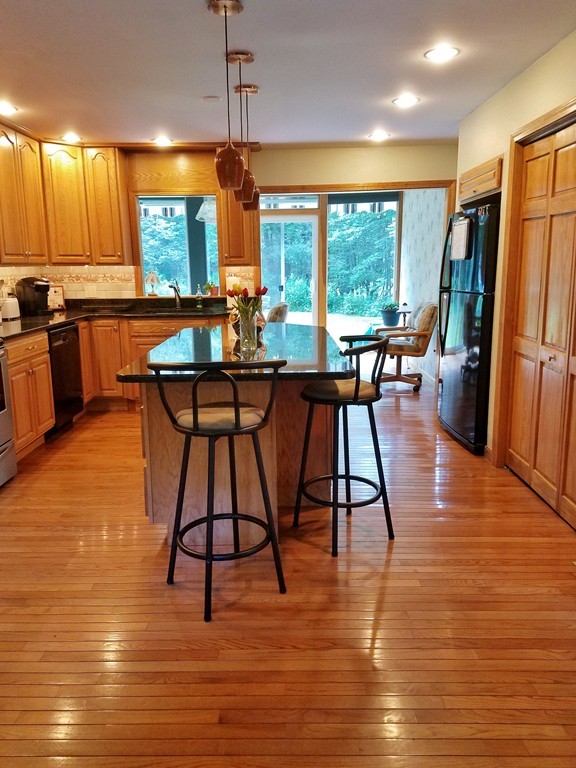 689 Bay Road Belchertown, MA 01007 - Photo 6 of 30 Gallery Image 6