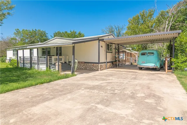 $289,000 | 375 Willow Drive, McQueeney, TX 78123