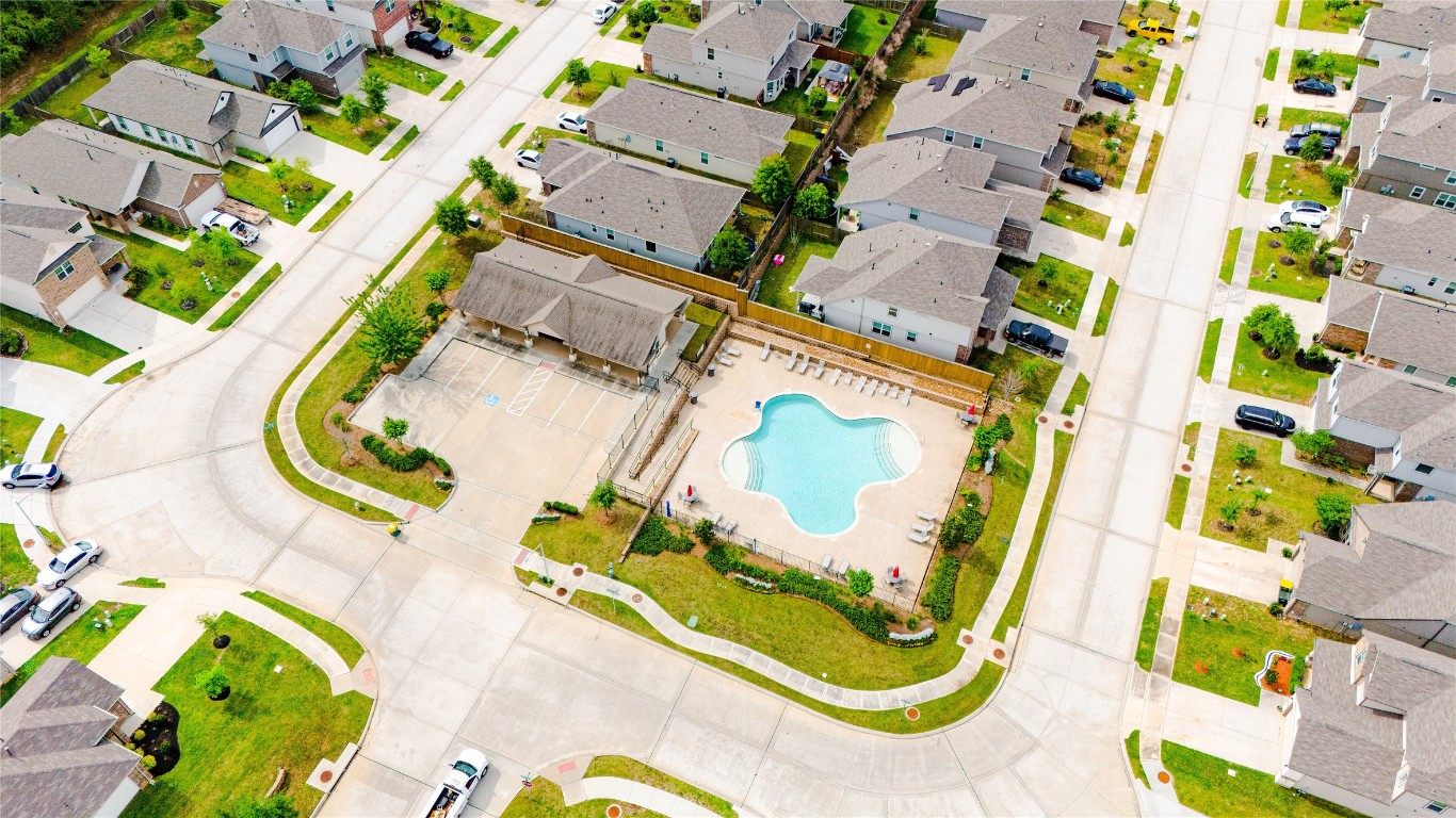 2835 Autumn Mist Lane Conroe, TX 77304 - Photo 30 of 33 Community Pool