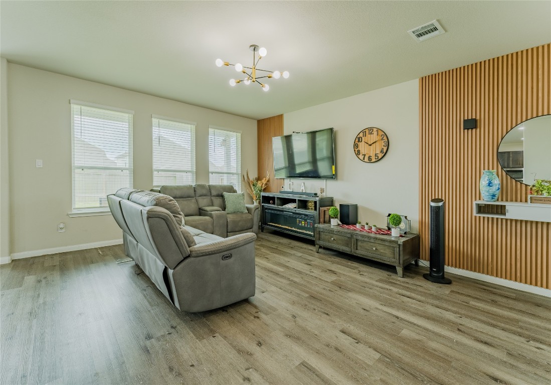 2835 Autumn Mist Lane Conroe, TX 77304 - Photo 7 of 33 Living Room