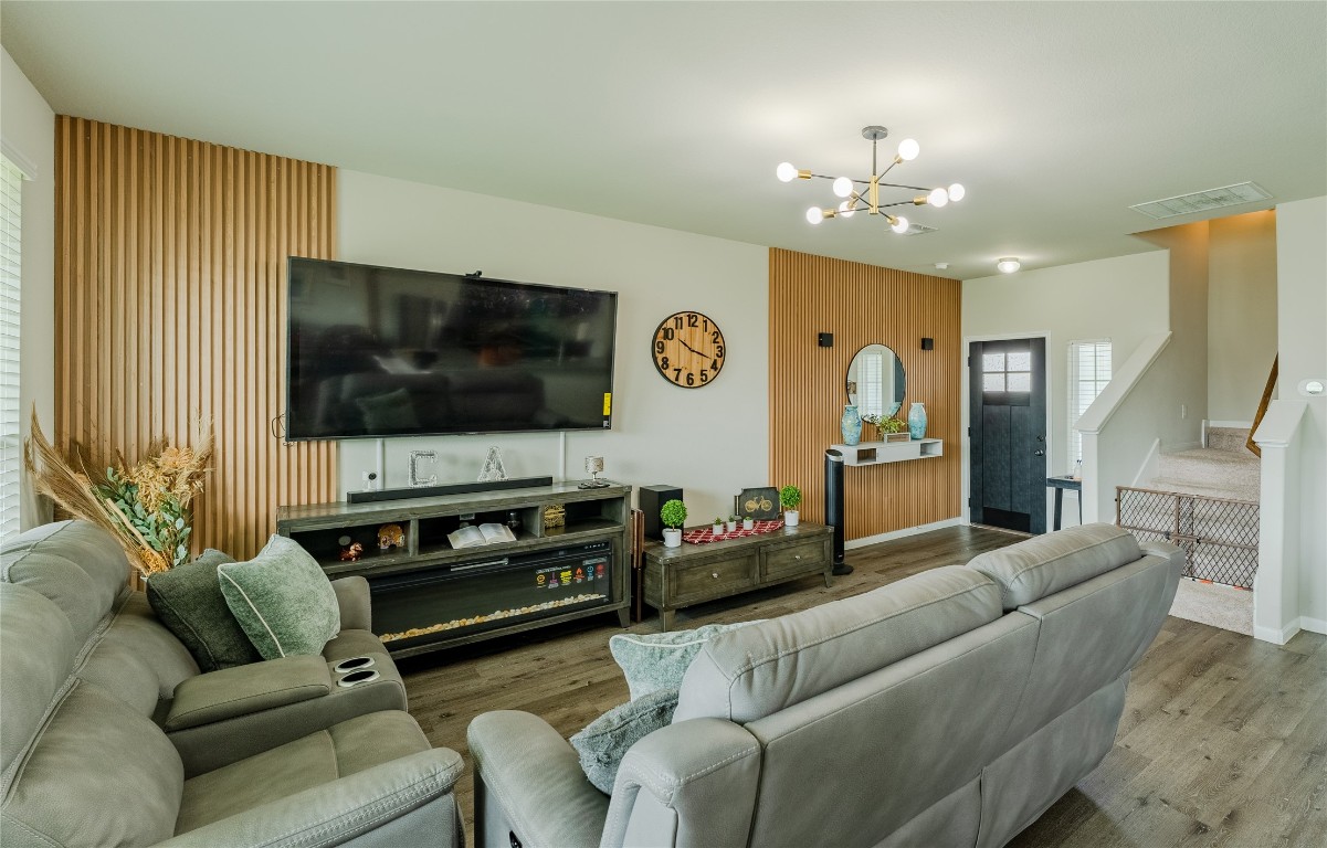 2835 Autumn Mist Lane Conroe, TX 77304 - Photo 8 of 33 Living Room