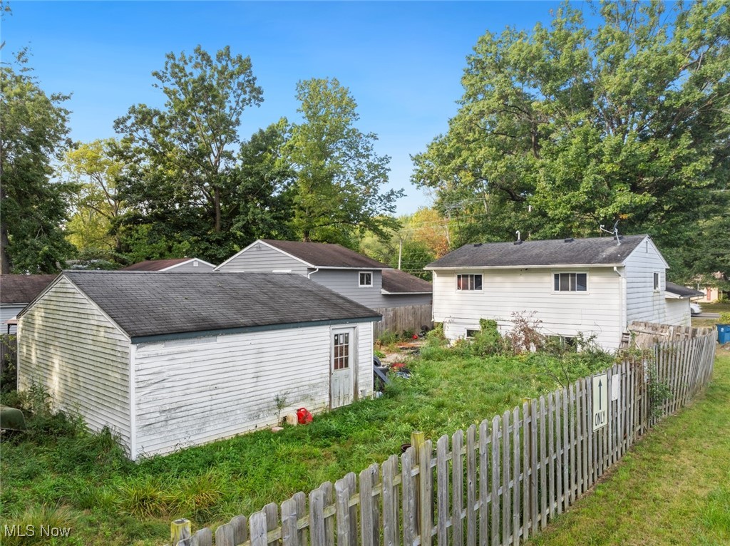 4875 Lear Nagle Road North Ridgeville, OH 44039 - Photo 11 of 16