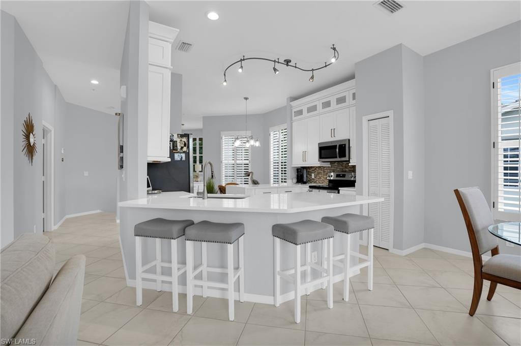 916 Egrets Run, Unit 201 Naples, FL 34108 - Photo 17 of 42