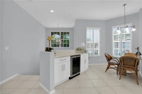 $785,000 | 916 Egrets Run, Unit 201, Naples, FL 34108