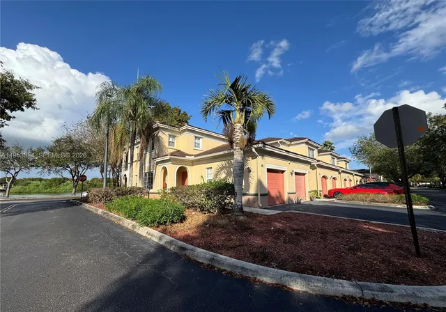 $2,700 | 2557 Centergate Drive, Unit 101, Miramar, FL 33025