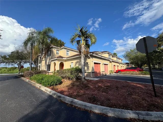 $2,700 | 2557 Centergate Drive, Unit 101, Miramar, FL 33025