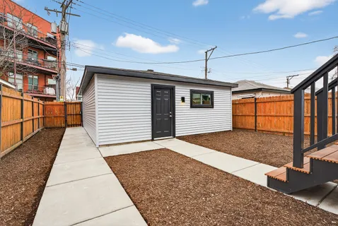 $850,000 | 3642 North Sawyer Avenue, Chicago, IL 60618