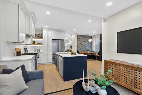 $850,000 | 3642 North Sawyer Avenue, Chicago, IL 60618