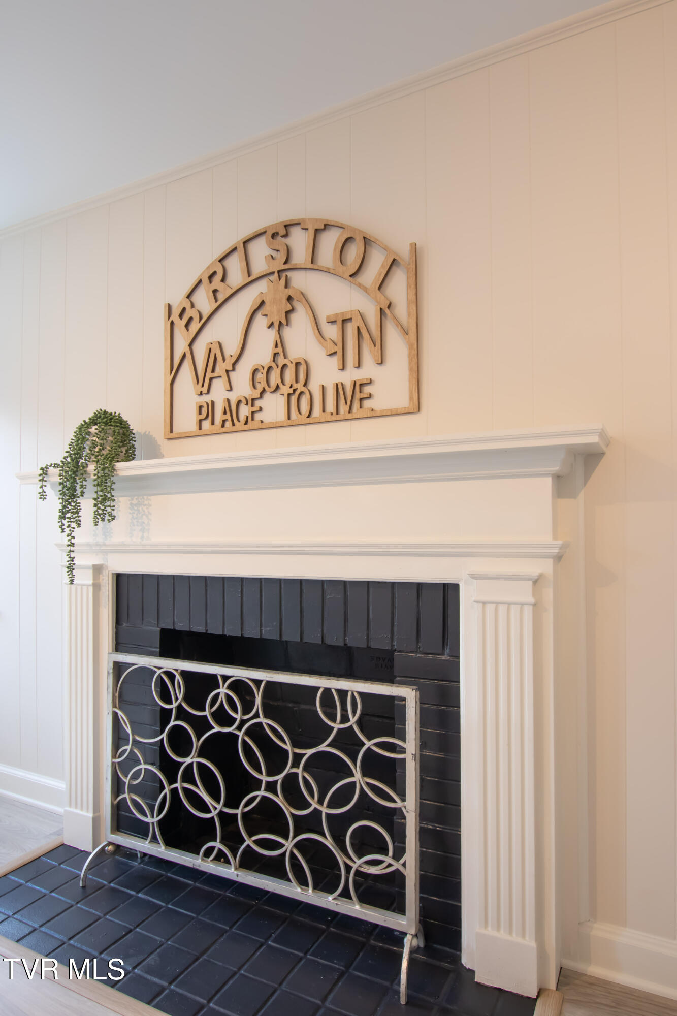 1313 Valley Drive Bristol, TN 37620 - Photo 11 of 41 Valley-32