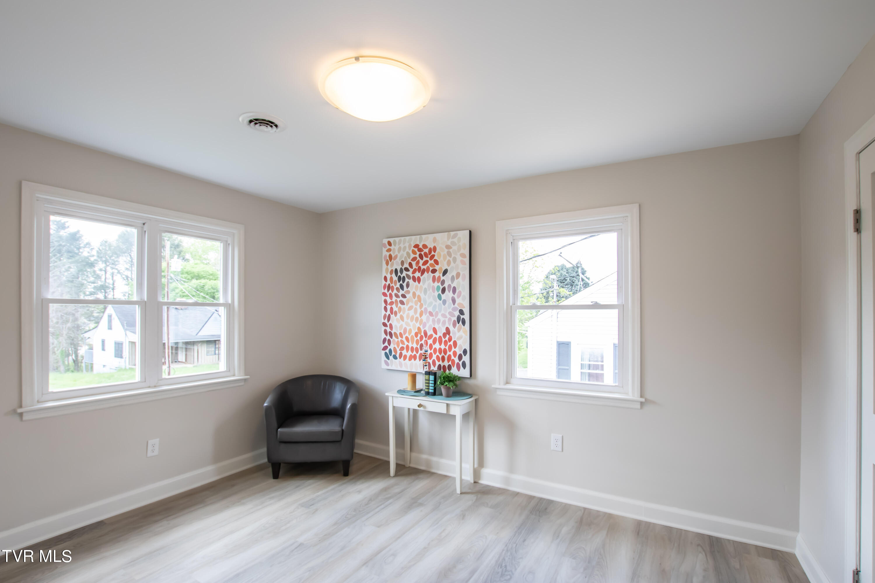 1313 Valley Drive Bristol, TN 37620 - Photo 12 of 41 Valley-33