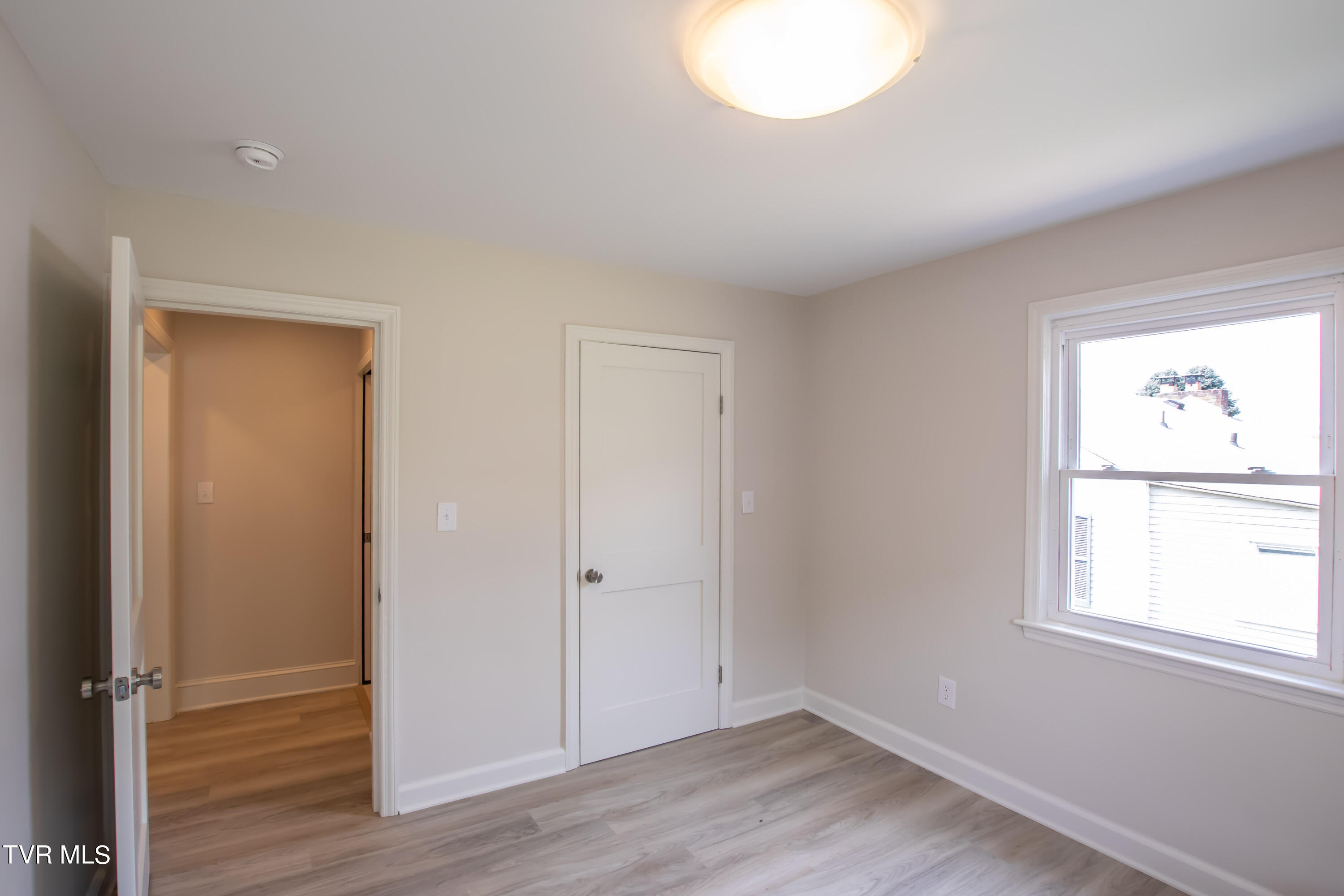 1313 Valley Drive Bristol, TN 37620 - Photo 15 of 41 Valley-37