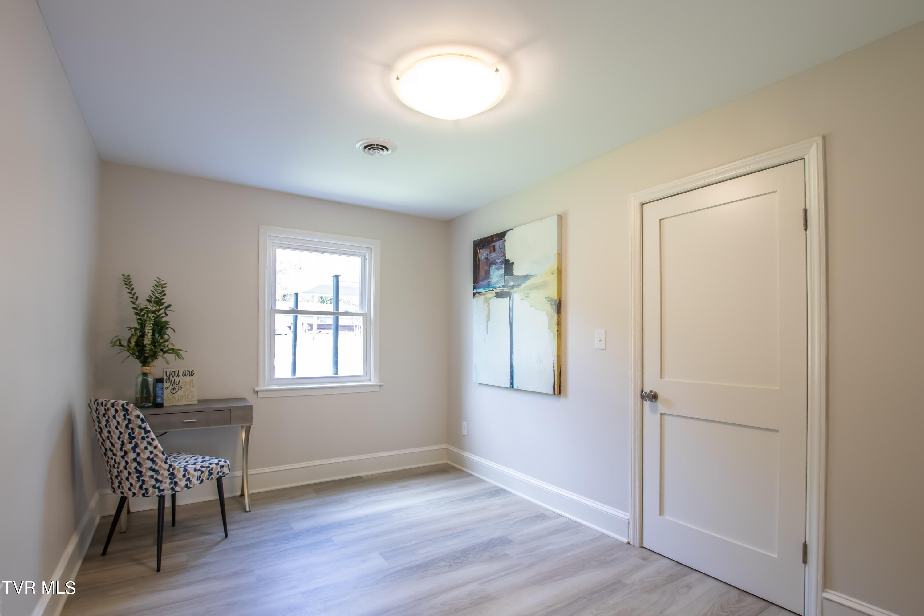 1313 Valley Drive Bristol, TN 37620 - Photo 16 of 41 Valley-40