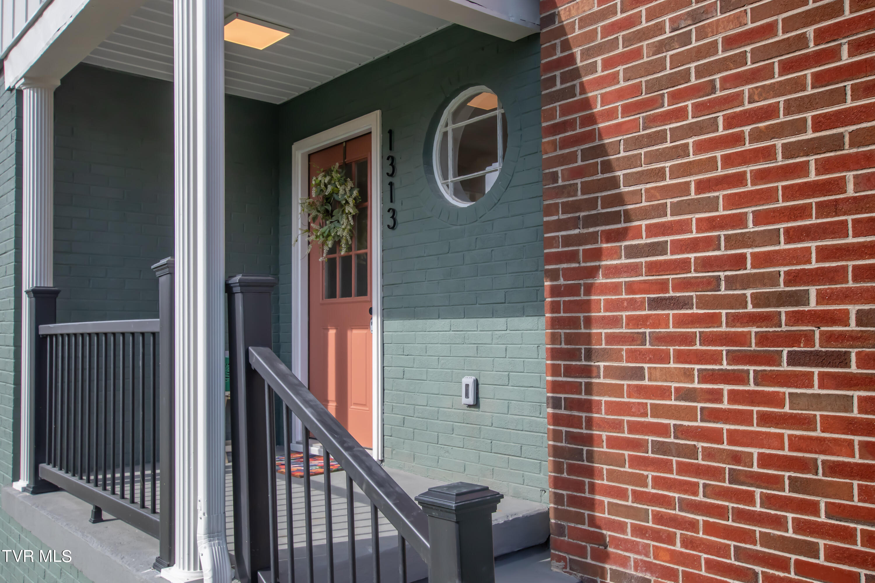 1313 Valley Drive Bristol, TN 37620 - Photo 2 of 41 Valley-5