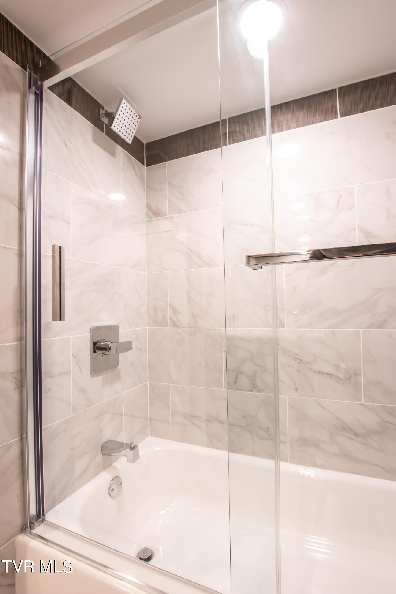 1313 Valley Drive Bristol, TN 37620 - Photo 27 of 41 Valley-46