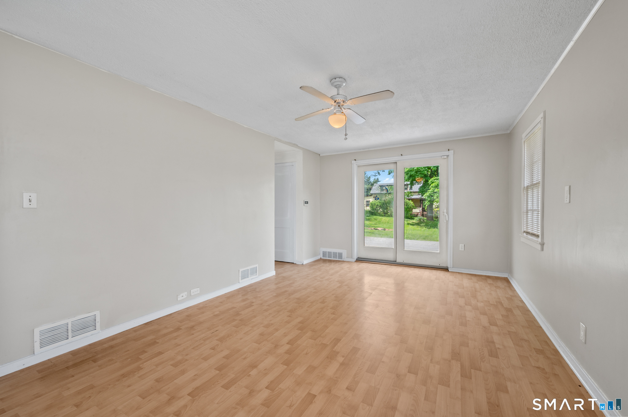 4 Waddell Road Manchester, CT 06040 - Photo 9 of 32