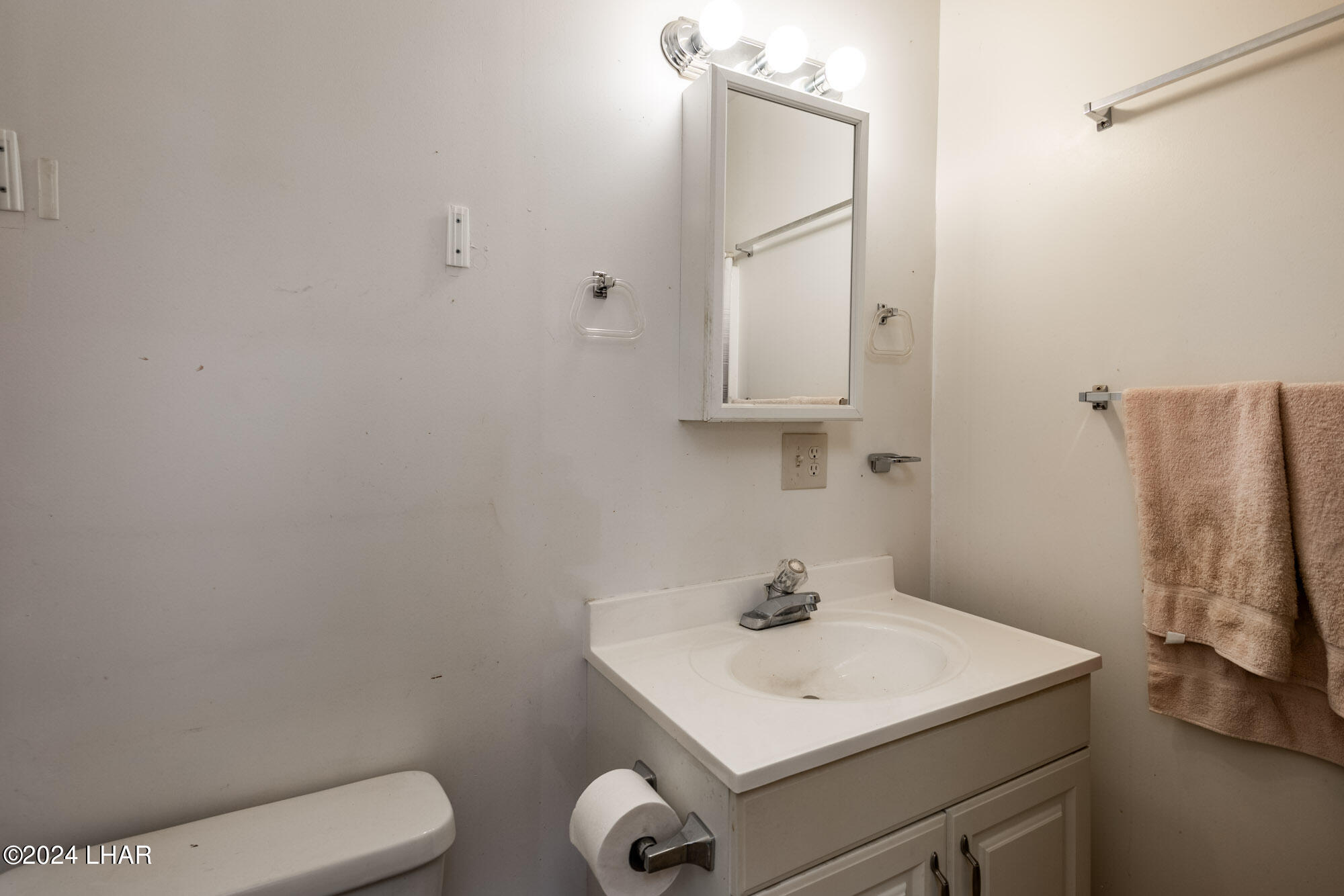 16902 Lawton Road Yucca, AZ 86438 - Photo 40 of 66 16902 Lawton Rd-24