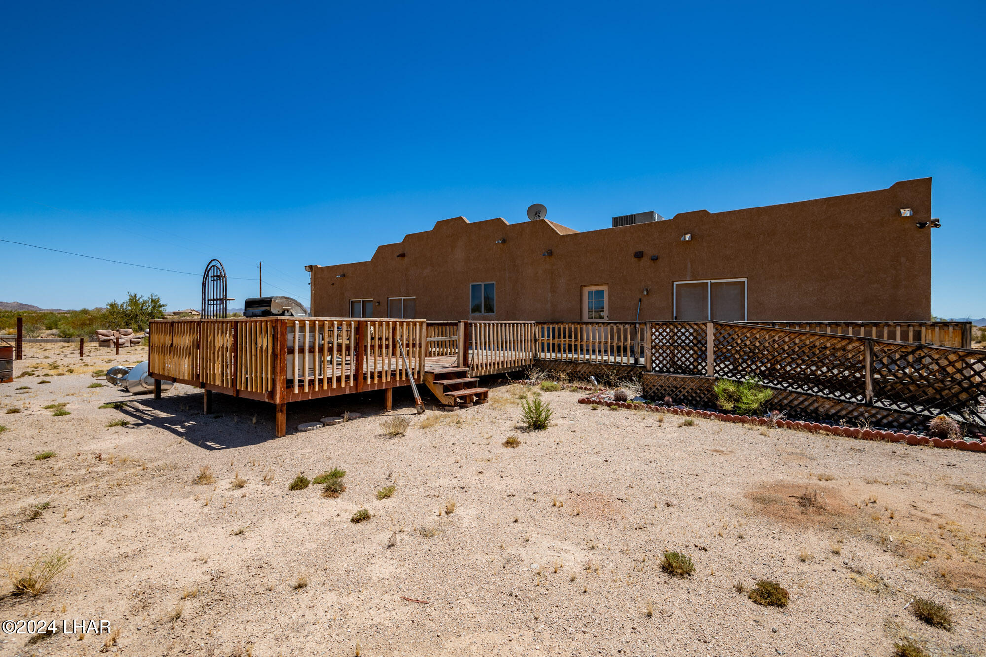 16902 Lawton Road Yucca, AZ 86438 - Photo 44 of 66 16902 Lawton Rd-38