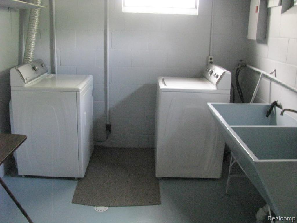 47474 Frederick Road Utica, MI 48317 - Photo 19 of 26 # 19 Laundry Area - Copy.jpg