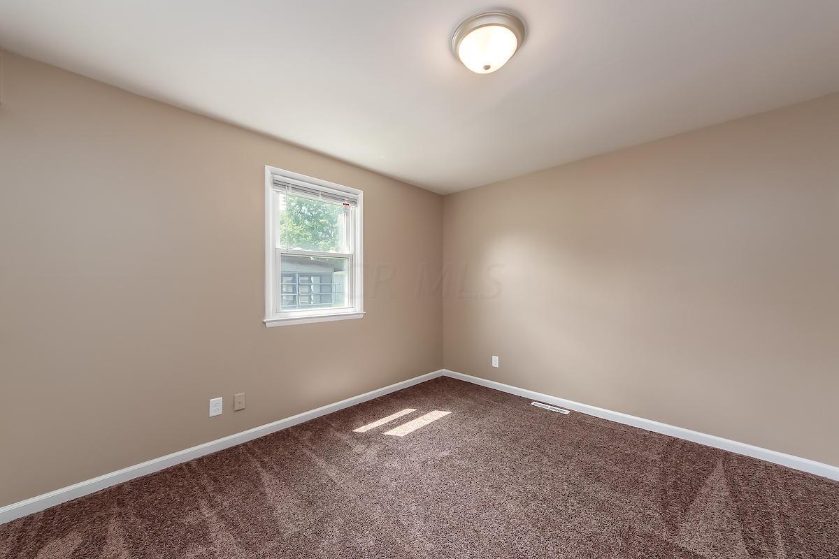 2054 Case Road Columbus, OH 43224 - Photo 19 of 34