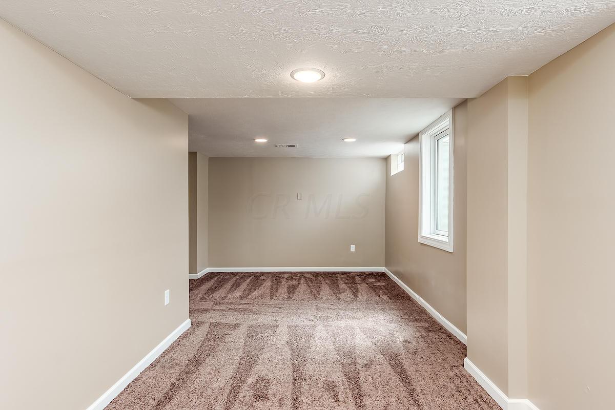2054 Case Road Columbus, OH 43224 - Photo 27 of 34