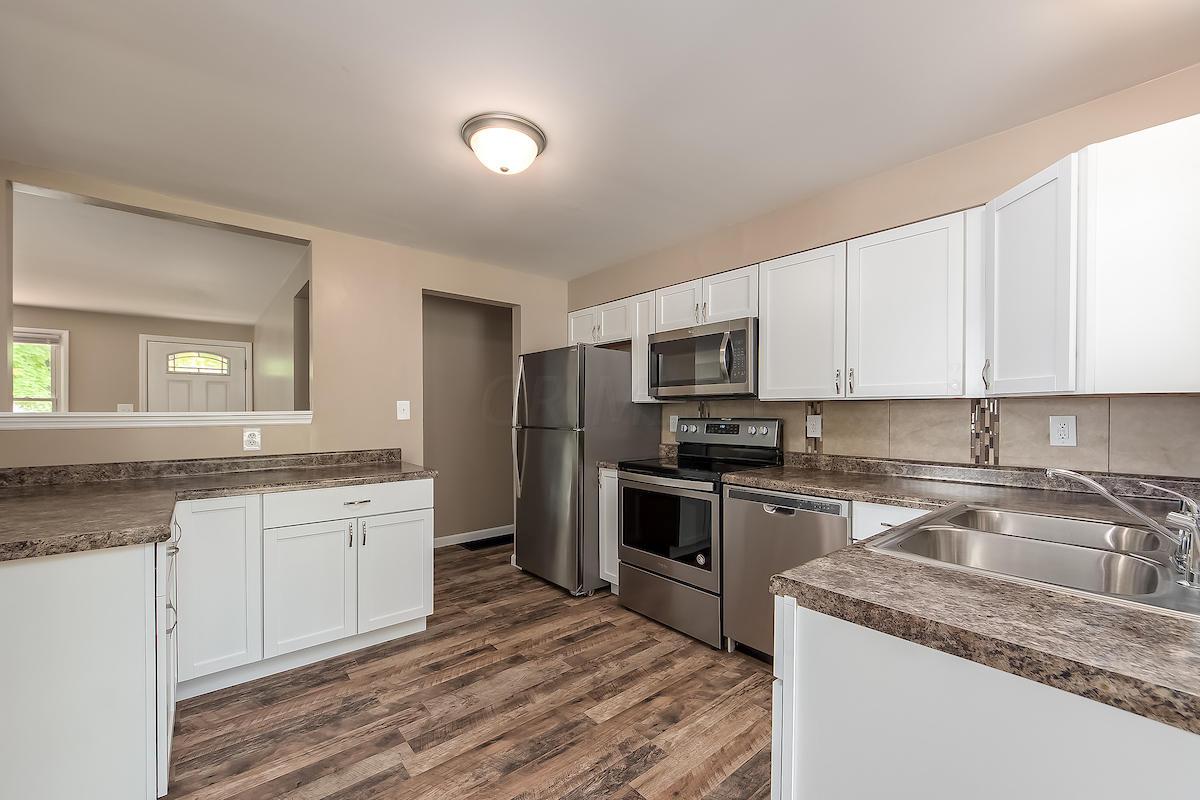 2054 Case Road Columbus, OH 43224 - Photo 7 of 34