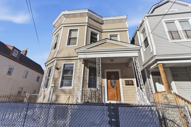 $535,000 | 383 21st Street, Irvington, NJ 07111