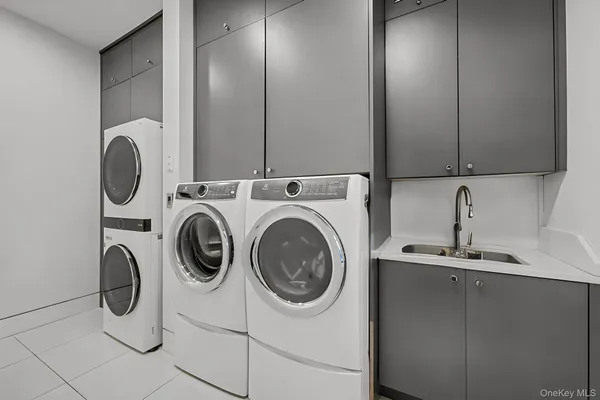 a picture of a bathroom with a sink