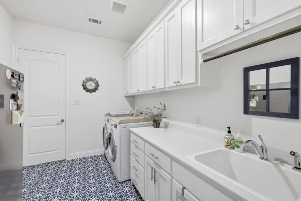 $1,135,000 | 104 Craigmore Drive, Argyle, TX 76226