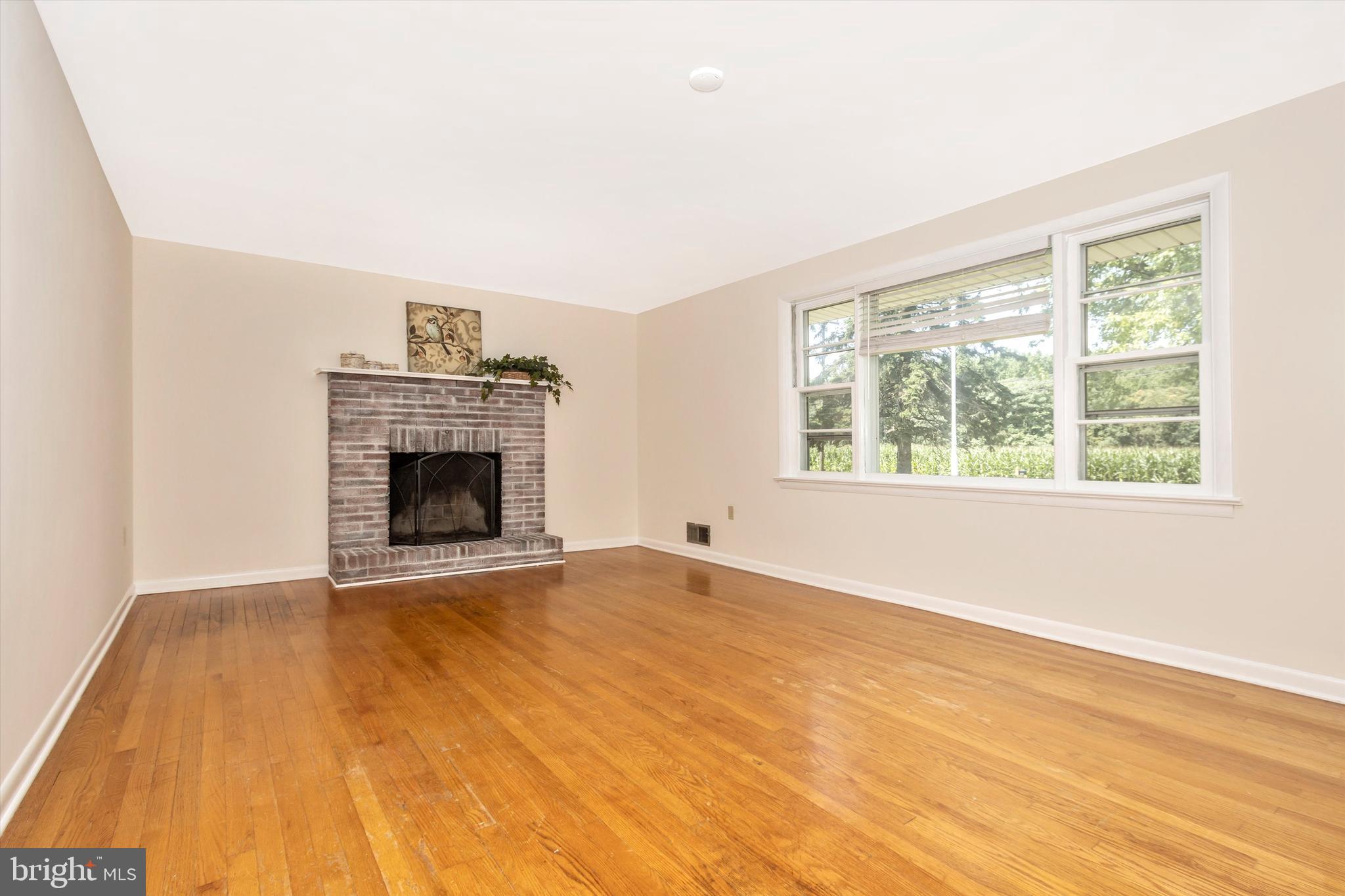 18461 Penn Shop Road Mount Airy, MD 21771 - Photo 4 of 43